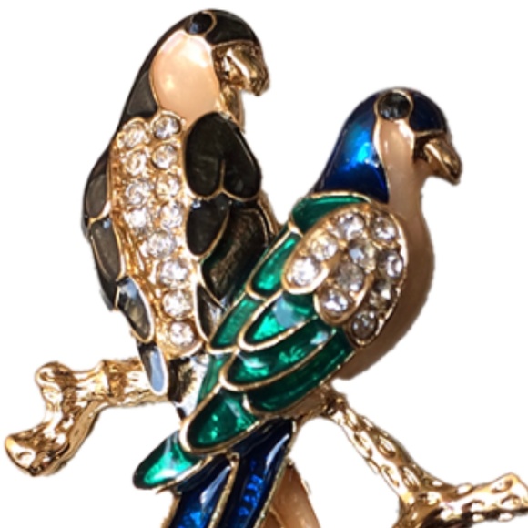 Parrot Brooch / Pin back -2 Parrots Crystals Enamel Each with Claws. #1 - Picture 6 of 8
